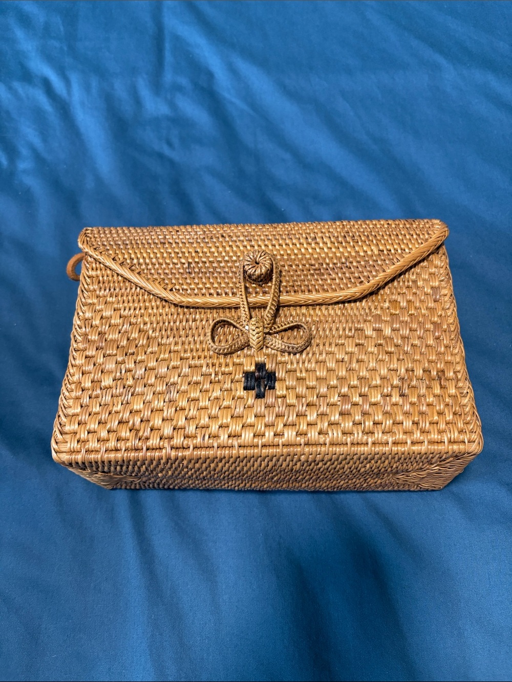 Handwoven Rattan Clutch in Natural Tan
